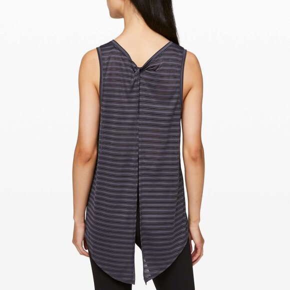 Lululemon Meet Halfway Tank Striped In Moonwalk Size 4 - Picture 4 of 8